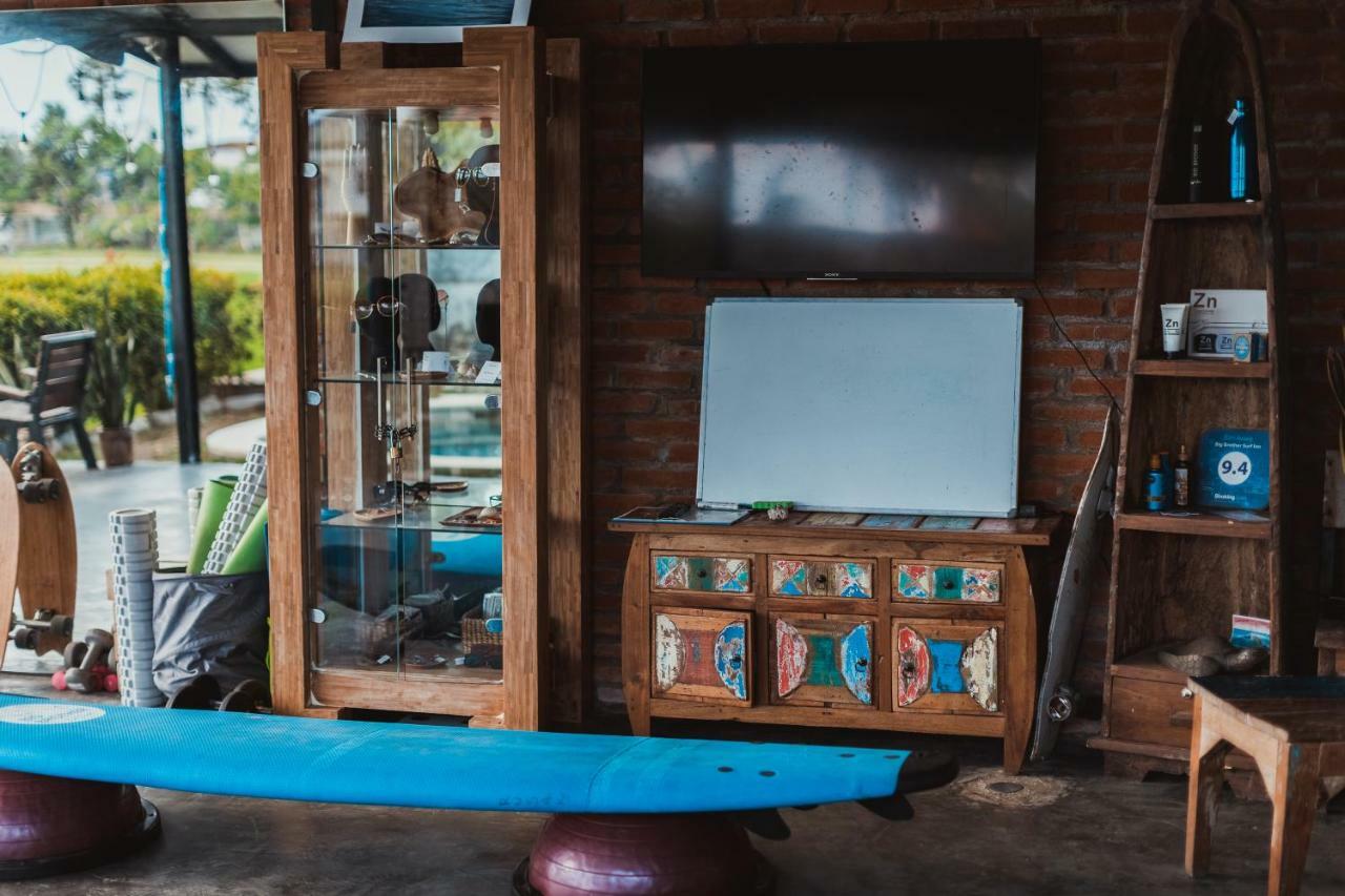Big Brother Surf Inn チャングー エクステリア 写真